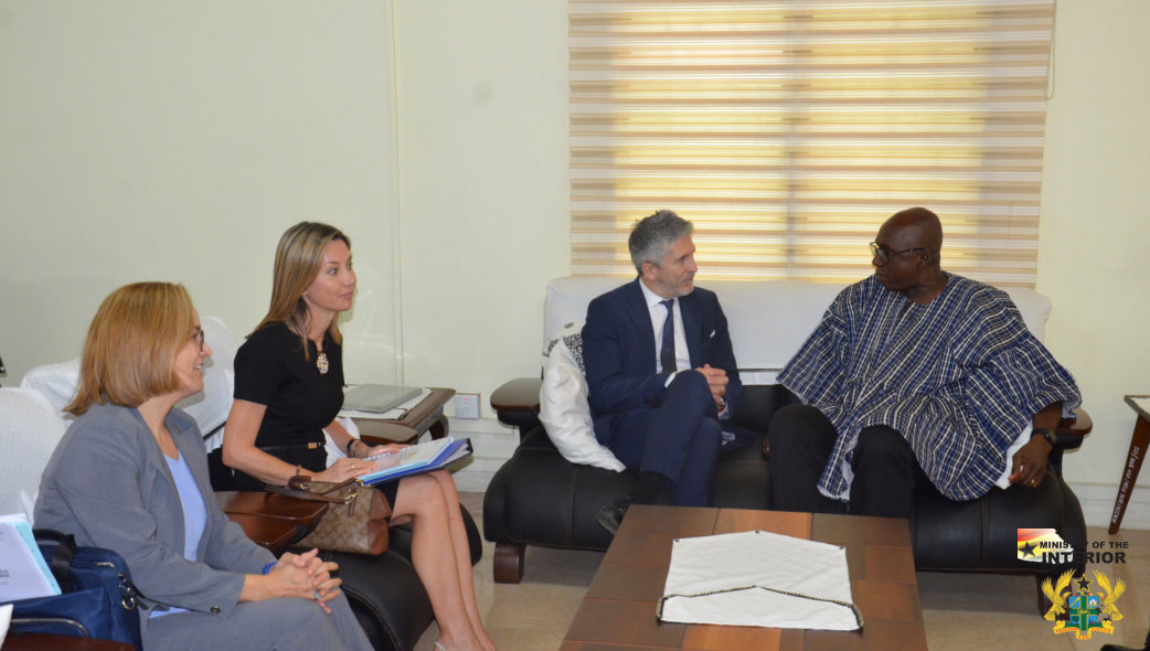 MINISTER FOR INTERIOR CONFERS WITH COUNTERPART MINISTER FROM SPAIN