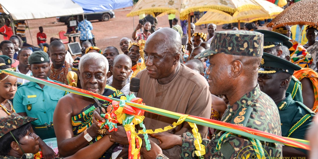Interior Minister commissions residential accommodation for Immigration Service