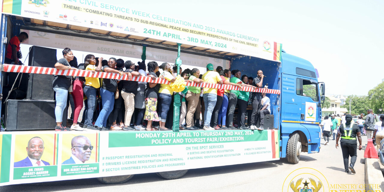 Ministry of the Interior Participates in Civil Service Week Float