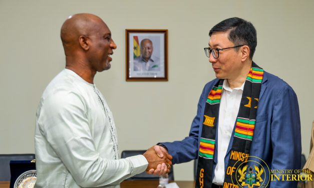 Interior Minister Receives Huawei Delegation